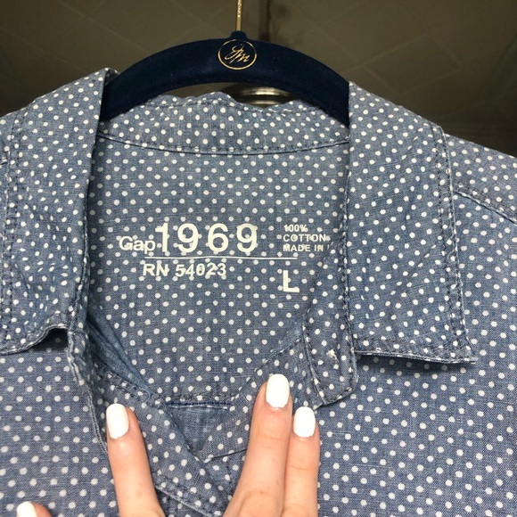 Gap chambray button down - L - Picture 2 of 2